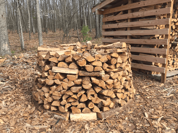 Building A Holz Hausen - Beehive Firewood Stack