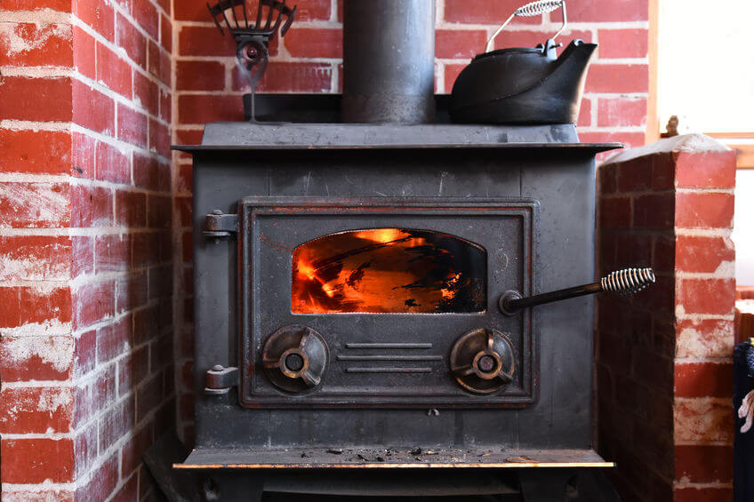 How to Cook on a Wood Stove - Melissa K. Norris